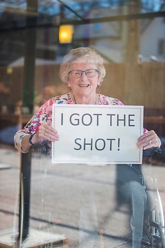 MIKAELA MACKENZIE / WINNIPEG FREE PRESS

Margaret Ward, a senior at the Convalescent Home of Winnipeg who has received the vaccination, poses for a portrait at the care home in Winnipeg on Monday, March 22, 2021. For Kevin Rollason story.

Winnipeg Free Press 2021