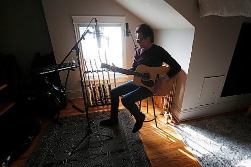 JOHN WOODS / WINNIPEG FREE PRESS
Jeff Neill, guitarist with Streetheart, is photographed in his studio in Winnipeg Monday, March 22, 2021. Neill is turning 65 and celebrating 40 years with the Winnipeg rock band.

Reporter: sanderson