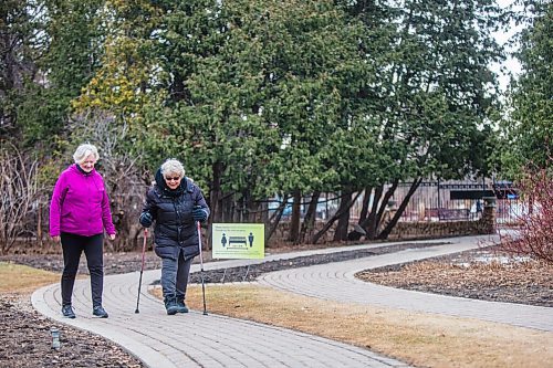 MIKAELA MACKENZIE / WINNIPEG FREE PRESS

Walking buddies Marilyn Lemay (left) and Lesley Manson stroll through the English Gardens at Assiniboine Park in Winnipeg on Tuesday, March 23, 2021. Standup.

Winnipeg Free Press 2021