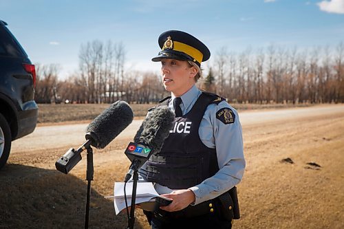 MIKE DEAL / WINNIPEG FREE PRESS
Cpl Julie Courchaine, Manitoba RCMP Media Relations talks to the media about a double homicide at a residence on River Road in the RM of Tache Thursday afternoon. 
See Malak Abas story
210325 - Thursday, March 25, 2021.