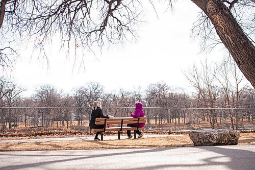 MIKE SUDOMA / WINNIPEG FREE PRESS 
Sister in laws, Susan (left) and Dulcy (right) Small, enjoy their first socially distant visit in months in Kildonan Park Thursday afternoon
March 21, 2021