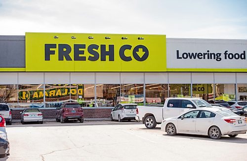 MIKE SUDOMA / WINNIPEG FREE PRESS 
Exterior of a brand new Freshco store located on Sargeant and Sherbrooke. The store is  open for business Friday morning
March 21, 2021