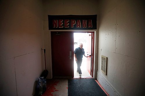 JOHN WOODS / WINNIPEG FREE PRESS
Ken Pearson, Neepawa Native head coach and GM, enters the players entrance at Yellowhead Centre arena in Neepawa Thursday, March 25, 2021. The Natives are planning a name change.


Reporter: Sawatzky