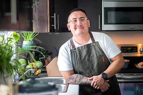 MIKAELA MACKENZIE / WINNIPEG FREE PRESS

Chef Mark Merano poses for a portrait in his kitchen at home in Winnipeg on Monday, March 29, 2021.  For Eva Wasney story.

Winnipeg Free Press 2021