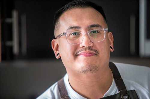 MIKAELA MACKENZIE / WINNIPEG FREE PRESS

Chef Mark Merano poses for a portrait in his kitchen at home in Winnipeg on Monday, March 29, 2021.  For Eva Wasney story.

Winnipeg Free Press 2021