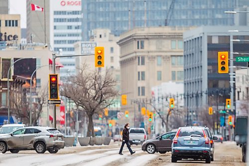 MIKAELA MACKENZIE / WINNIPEG FREE PRESS

Slushy, cold weather on Portage Avenue in Winnipeg on Tuesday, March 30, 2021.  Standup.

Winnipeg Free Press 2021