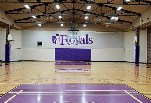 MAGGIE MACINTOSH / WINNIPEG FREE PRESS
An empty Windsor Park Collegiate gymnasium.
The province is reviewing the mandatory physical education courses for Grade 11 and 12 students in Manitoba.