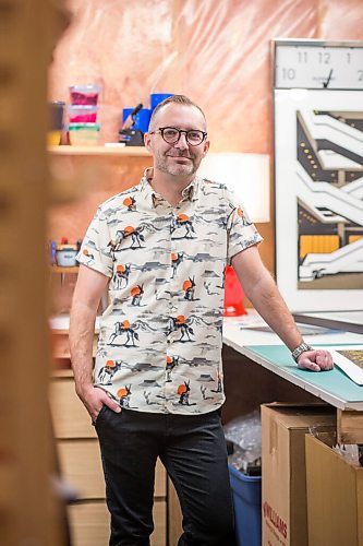 MIKAELA MACKENZIE / WINNIPEG FREE PRESS

Artist Eric Ouimet poses for a portrait in his home studio in Grande Pointe on Tuesday, March 30, 2021.  For Dave Sanderson story.

Winnipeg Free Press 2021