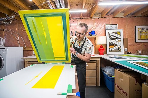 MIKAELA MACKENZIE / WINNIPEG FREE PRESS

Artist Eric Ouimet demonstrates the print-making process in his home studio in Grande Pointe on Tuesday, March 30, 2021.  For Dave Sanderson story.

Winnipeg Free Press 2021