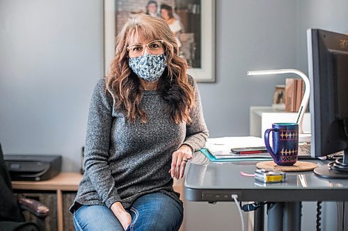 MIKAELA MACKENZIE / WINNIPEG FREE PRESS

Lisa Bircham poses for a portrait in her home office in Winnipeg on Wednesday, March 31, 2021. Bircham is a little miffed about the lacklustre work from home tax deductions.  For Joel Schlesinger story.

Winnipeg Free Press 2021