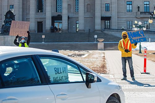 MIKAELA MACKENZIE / WINNIPEG FREE PRESS

A honk-a-thon opposing the reforms being proposed for education takes place at the Manitoba Legislative Building in Winnipeg on Wednesday, March 31, 2021. For Maggie Macintosh story.

Winnipeg Free Press 2021