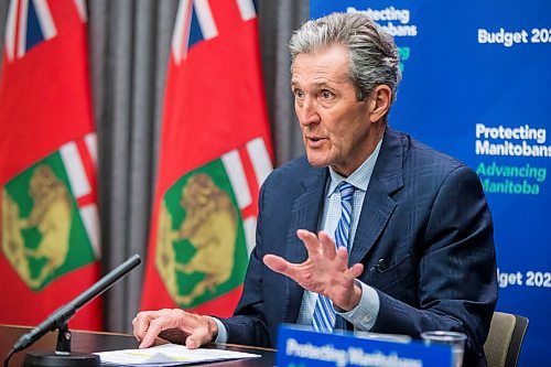 MIKAELA MACKENZIE / WINNIPEG FREE PRESS

Premier Brian Pallister speaks to the media about wait times in Winnipeg on Wednesday, March 31, 2021. For Carol Sanders story.

Winnipeg Free Press 2021