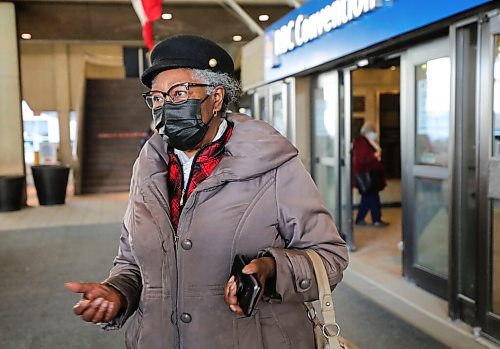 RUTH BONNEVILLE / WINNIPEG FREE PRESS 

Local - Vaccination site 

Eslin Jones (79yrs), talks to a FP reporter about her experiences at the vaccination centre at The RBC Convention Centre Thursday. 

See Danielle's story 

April 1 ,2021
