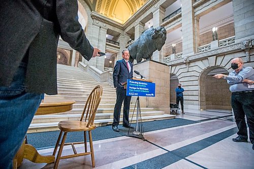 MIKAELA MACKENZIE / WINNIPEG FREE PRESS

Premier Brian Pallister announces new tax reductions at the Manitoba Legislative Building in Winnipeg on Thursday, April 1, 2021. For Larry Kusch story.

Winnipeg Free Press 2021