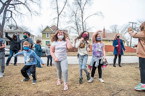 MIKAELA MACKENZIE / WINNIPEG FREE PRESS

Grade 2/3 kids from Earl Grey School dance to "Run Wild" in front of the Convalescent Home of Winnipeg in Winnipeg on Monday, April 5, 2021. The class has been coming almost every day since November to cheer up folks in the long-term care home. Standup.

Winnipeg Free Press 2021