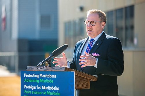 MIKAELA MACKENZIE / WINNIPEG FREE PRESS

Finance minister Scott Fielding makes a budget announcement at Cadham Provincial Laboratory in Winnipeg on Tuesday, April 6, 2021. For Carol Sanders story.

Winnipeg Free Press 2021