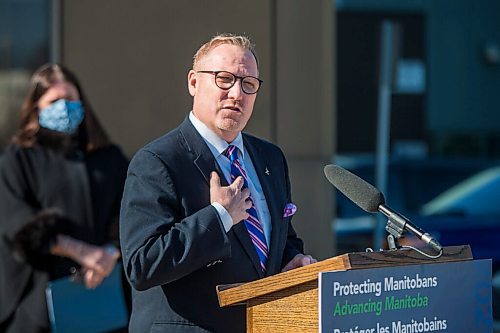 MIKAELA MACKENZIE / WINNIPEG FREE PRESS

Finance minister Scott Fielding makes a budget announcement at Cadham Provincial Laboratory in Winnipeg on Tuesday, April 6, 2021. For Carol Sanders story.

Winnipeg Free Press 2021