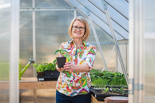 MIKAELA MACKENZIE / WINNIPEG FREE PRESS

Gardener Janet Epp, who uses a coconut coir mix instead of peat to start her seedlings, poses for a portrait in her greenhouse in Winnipeg on Tuesday, April 6, 2021. For Sarah Lawrynuik story.

Winnipeg Free Press 2021