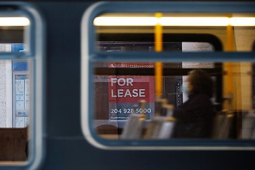 JOHN WOODS / WINNIPEG FREE PRESS
Pedestrian and bus traffic is down in the Graham and Vaughan area Tuesday, April 6, 2021. The reduced traffic is leading to hardship for local business.

Reporter: Waldman