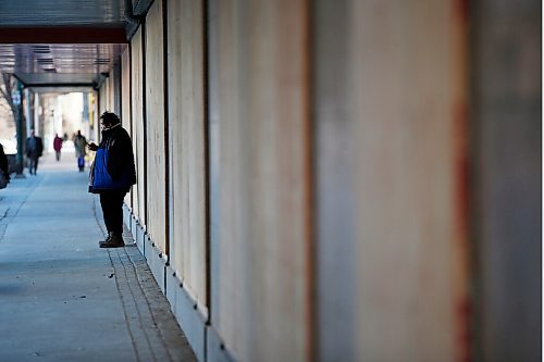 JOHN WOODS / WINNIPEG FREE PRESS
Pedestrian and bus traffic is down in the Graham and Vaughan area Tuesday, April 6, 2021. The reduced traffic is leading to hardship for local business.

Reporter: Waldman