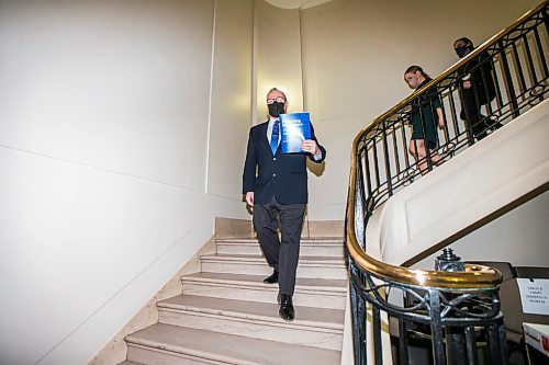 MIKAELA MACKENZIE / WINNIPEG FREE PRESS

Finance minister Scott Fielding walks in to speak to the media about the 2021 budget at the Manitoba Legislative Building in Winnipeg on Wednesday, April 7, 2021. For --- story.

Winnipeg Free Press 2021