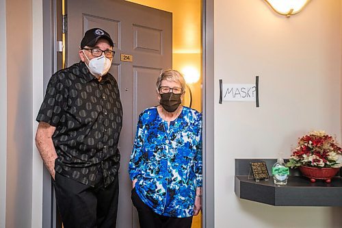 MIKAELA MACKENZIE / WINNIPEG FREE PRESS

Alma and Cyril Walker, who have gotten their first (but not their second) dose of the vaccine, pose for a portrait in their Transcona seniors' building in Winnipeg on Friday, April 9, 2021. For Katie May story.

Winnipeg Free Press 2021