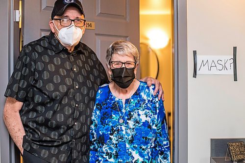 MIKAELA MACKENZIE / WINNIPEG FREE PRESS

Alma and Cyril Walker, who have gotten their first (but not their second) dose of the vaccine, pose for a portrait in their Transcona seniors' building in Winnipeg on Friday, April 9, 2021. For Katie May story.

Winnipeg Free Press 2021