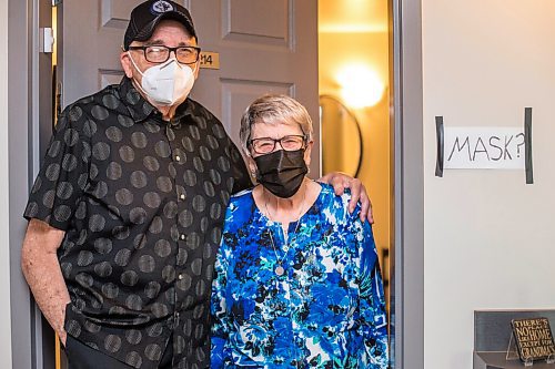 MIKAELA MACKENZIE / WINNIPEG FREE PRESS

Alma and Cyril Walker, who have gotten their first (but not their second) dose of the vaccine, pose for a portrait in their Transcona seniors' building in Winnipeg on Friday, April 9, 2021. For Katie May story.

Winnipeg Free Press 2021