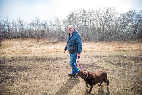 MIKAELA MACKENZIE / WINNIPEG FREE PRESS


Lloyd  Johnson, founder of the Little Mountain Park Pet Owners Association, poses for a portrait at the park with his dog, Sage, in Winnipeg on Friday, April 9, 2021. For Joyanne Pursaga story.
Winnipeg Free Press 2020.