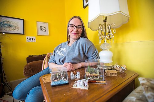 MIKAELA MACKENZIE / WINNIPEG FREE PRESS


Jen Arnold, who creates miniatures, poses for a portrait in her studio in Winnipeg on Wednesday, April 14, 2021. For Dave Sanderson story.
Winnipeg Free Press 2020.