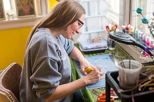 MIKAELA MACKENZIE / WINNIPEG FREE PRESS


Jen Arnold, who creates miniatures, cuts out a piece in her studio in Winnipeg on Wednesday, April 14, 2021. For Dave Sanderson story.
Winnipeg Free Press 2020.