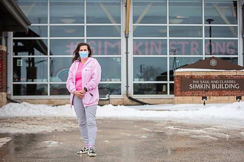 MIKAELA MACKENZIE / WINNIPEG FREE PRESS


Laurie Cerqueti, CEO of Saul and Claribel Simkin Centre, poses for a portrait in front of the care home in Winnipeg on Wednesday, April 14, 2021. For Kevin Rollason story.
Winnipeg Free Press 2020.