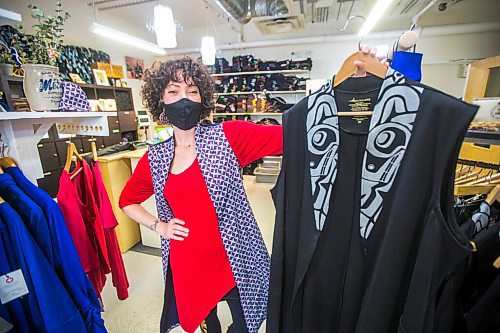 MIKAELA MACKENZIE / WINNIPEG FREE PRESS


Andréanne Dandeneau, owner of Anne Mulaire fashion, poses for a portrait in her shop in Winnipeg on Thursday, April 15, 2021. Dandeneau is expanding all existing clothing lines to include inclusive sizing. For Cody Sellar story.
Winnipeg Free Press 2020.