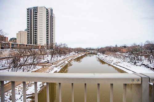 MIKAELA MACKENZIE / WINNIPEG FREE PRESS


The Midtown Bridge, where a woman made calls for service to the Winnipeg Police Service, in Winnipeg on Thursday, April 15, 2021. For Dean story.
Winnipeg Free Press 2020.