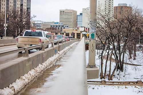 MIKAELA MACKENZIE / WINNIPEG FREE PRESS


The Midtown Bridge, where a woman made calls for service to the Winnipeg Police Service, in Winnipeg on Thursday, April 15, 2021. For Dean story.
Winnipeg Free Press 2020.