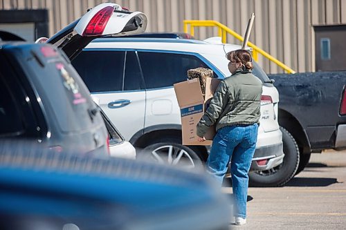 MIKAELA MACKENZIE / WINNIPEG FREE PRESS

Vendors set up for the Third+Bird spring market at the Red River Exhibition in Winnipeg on Friday, April 16, 2021. For Temur Durrani story.
Winnipeg Free Press 2020.