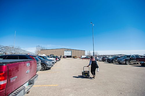 MIKAELA MACKENZIE / WINNIPEG FREE PRESS

Vendors set up for the Third+Bird spring market at the Red River Exhibition in Winnipeg on Friday, April 16, 2021. For Temur Durrani story.
Winnipeg Free Press 2020.