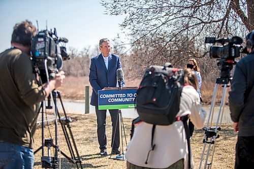 MIKAELA MACKENZIE / WINNIPEG FREE PRESS

Premier Brian Pallister speaks to the media about investments in provincial parks at Beaudry Provincial Park on Thursday, April 22, 2021. For Sarah story.
Winnipeg Free Press 2020.