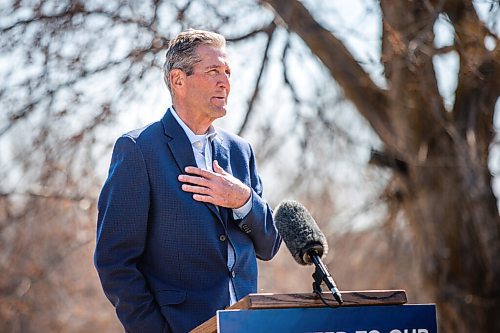 MIKAELA MACKENZIE / WINNIPEG FREE PRESS

Premier Brian Pallister speaks to the media about investments in provincial parks at Beaudry Provincial Park on Thursday, April 22, 2021. For Sarah story.
Winnipeg Free Press 2020.