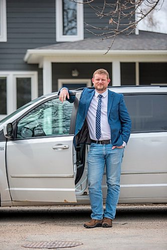 MIKAELA MACKENZIE / WINNIPEG FREE PRESS

Elmwood-Transcona MP Daniel Blaikie poses for a portrait with the minivan he drove from Ottawa in front of his home in Winnipeg on Friday, April 23, 2021. For Dylan story.
Winnipeg Free Press 2020.