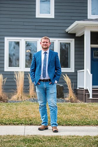 MIKAELA MACKENZIE / WINNIPEG FREE PRESS

Elmwood-Transcona MP Daniel Blaikie poses for a portrait in front of his home in Winnipeg on Friday, April 23, 2021. For Dylan story.
Winnipeg Free Press 2020.