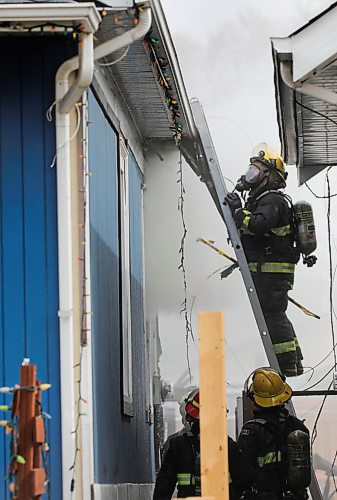 RUTH BONNEVILLE / WINNIPEG FREE PRESS

Local - Fire Standup 

Fire crews knock down a fire at 453 Church Ave. that started in the shed and quickly moved to the home and caused damage to nearby houses on either side of the home Friday.

April 30, 2021
