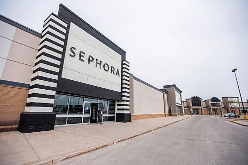 MIKAELA MACKENZIE / WINNIPEG FREE PRESS

A new Sephora store at 1585 Kenaston in Winnipeg on Friday, April 30, 2021. For --- story.
Winnipeg Free Press 2020.