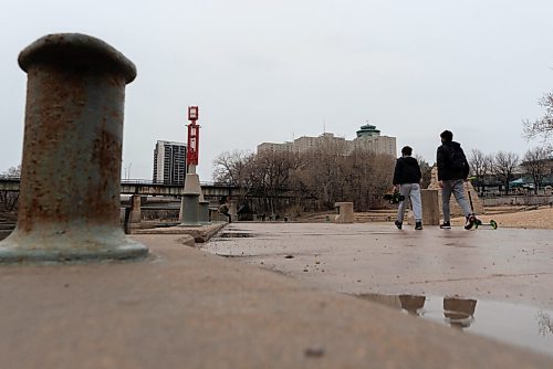 JESSE BOILY  / WINNIPEG FREE PRESS
People take a walk through the Forks despite the wet weather on Sunday. Sunday, May 2, 2021.
Reporter: Standup