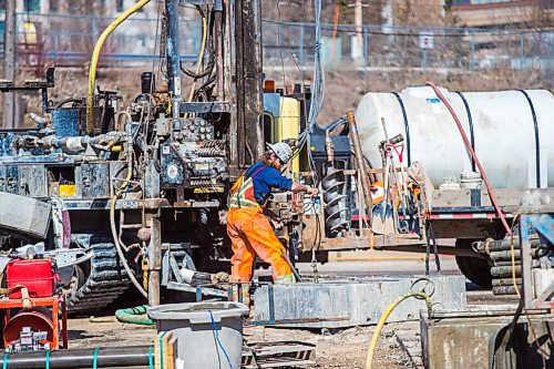 MIKAELA MACKENZIE / WINNIPEG FREE PRESS

Crews begin drilling holes for a geothermal energy system at The Forks in Winnipeg on Wednesday, May 5, 2021. For Sarah story.
Winnipeg Free Press 2020.