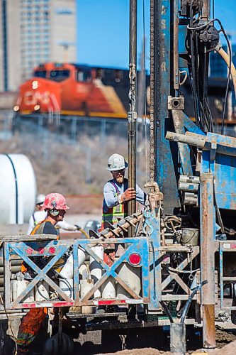 MIKAELA MACKENZIE / WINNIPEG FREE PRESS

Dylan Goertzen (left) and Adam Zurbyk work on drilling holes for a geothermal energy system at The Forks in Winnipeg on Wednesday, May 5, 2021. For Sarah story.
Winnipeg Free Press 2020.