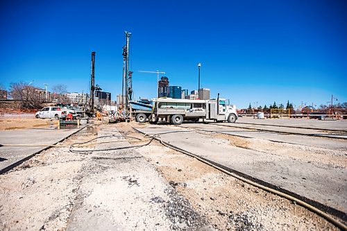 MIKAELA MACKENZIE / WINNIPEG FREE PRESS

Crews begin drilling holes for a geothermal energy system at The Forks in Winnipeg on Wednesday, May 5, 2021. For Sarah story.
Winnipeg Free Press 2020.