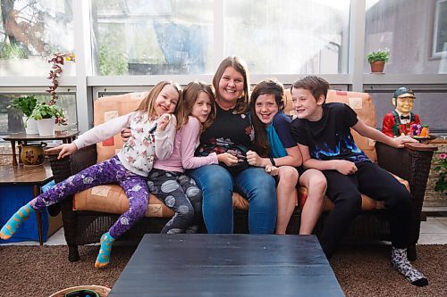 MIKE DEAL / WINNIPEG FREE PRESS
Melissa Martin who is a labour and delivery nurse and mom of four (from left) Audrey, 5, Stella, 7, Clark, 11, and Walter, 10.
See Jen Zoratti story
210506 - Thursday, May 06, 2021.