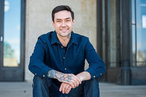 MIKAELA MACKENZIE / WINNIPEG FREE PRESS

Chef Keegan Misanchuk poses for a portrait on the legislative grounds in Winnipeg on Wednesday, May 5, 2021. For Eva story.
Winnipeg Free Press 2020.