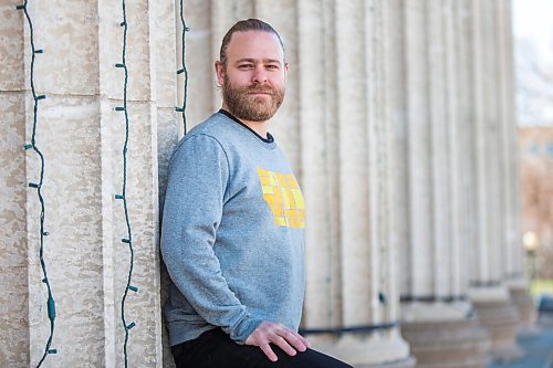 MIKAELA MACKENZIE / WINNIPEG FREE PRESS

Chef Michael Robins poses for a portrait on the legislative grounds in Winnipeg on Wednesday, May 5, 2021. For Eva story.
Winnipeg Free Press 2020.